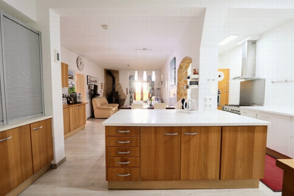 6 bedroom Villa for sale in Roldan with pool - € 599,900 (Ref: 9152167)