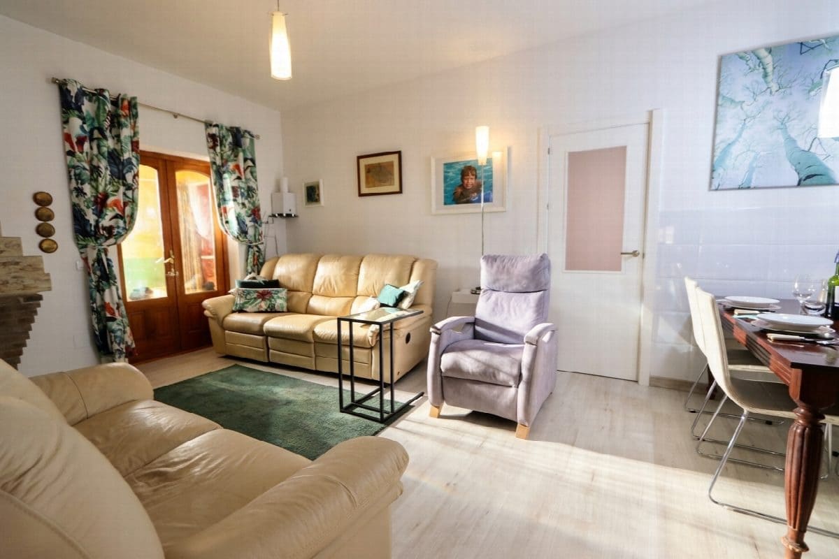 6 bedroom Villa for sale in Roldan with pool - € 599,900 (Ref: 9152167)