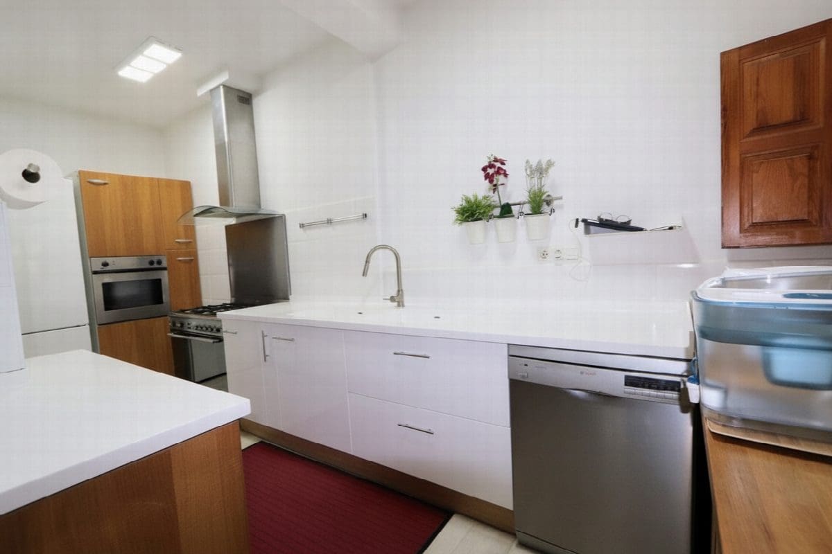 6 bedroom Villa for sale in Roldan with pool - € 599,900 (Ref: 9152167)
