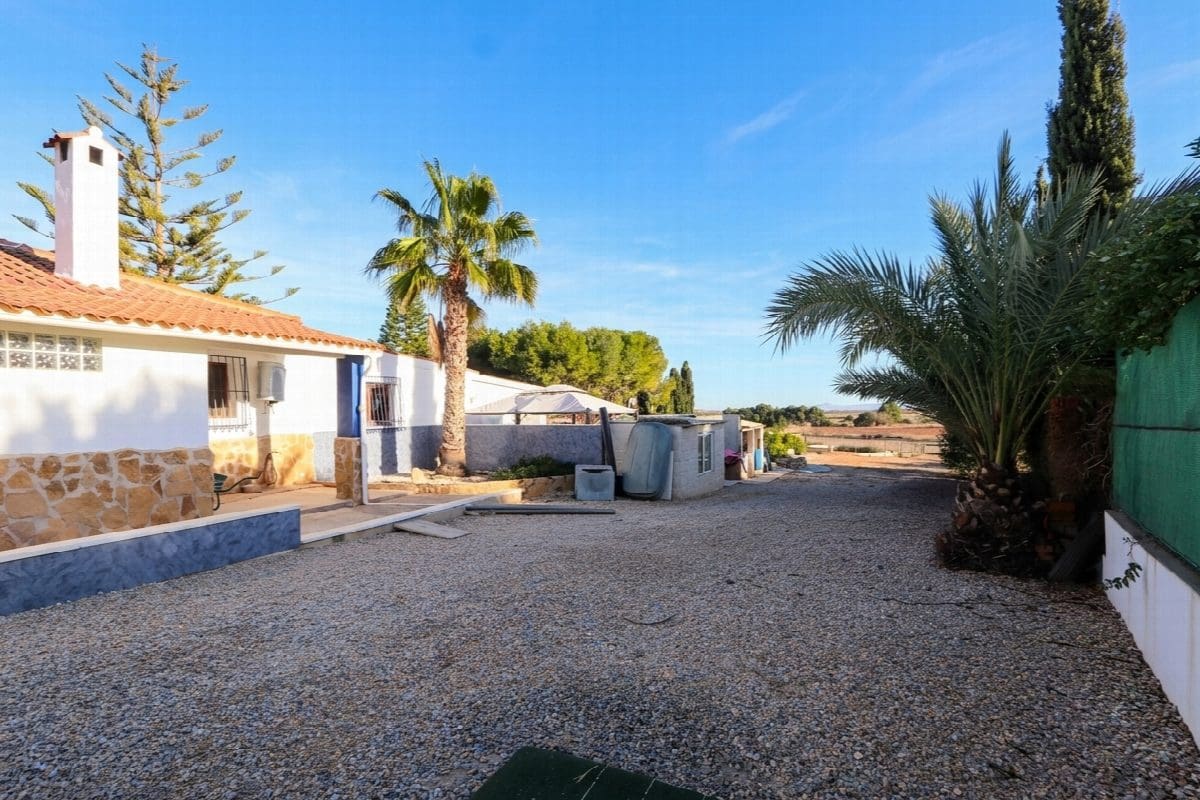 6 bedroom Villa for sale in Roldan with pool - € 599,900 (Ref: 9152167)