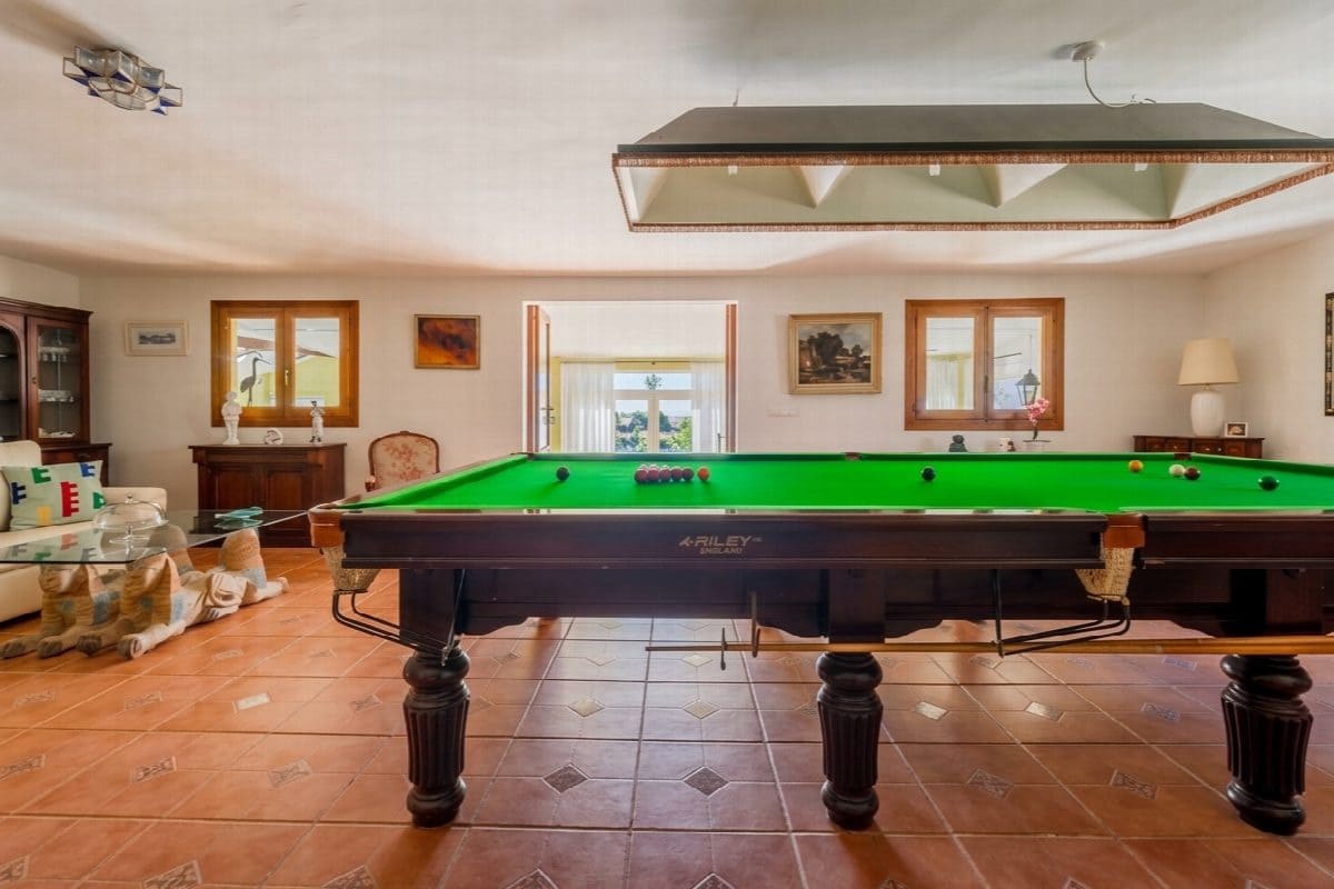 6 bedroom Villa for sale in Roldan with pool - € 599,900 (Ref: 9152167)