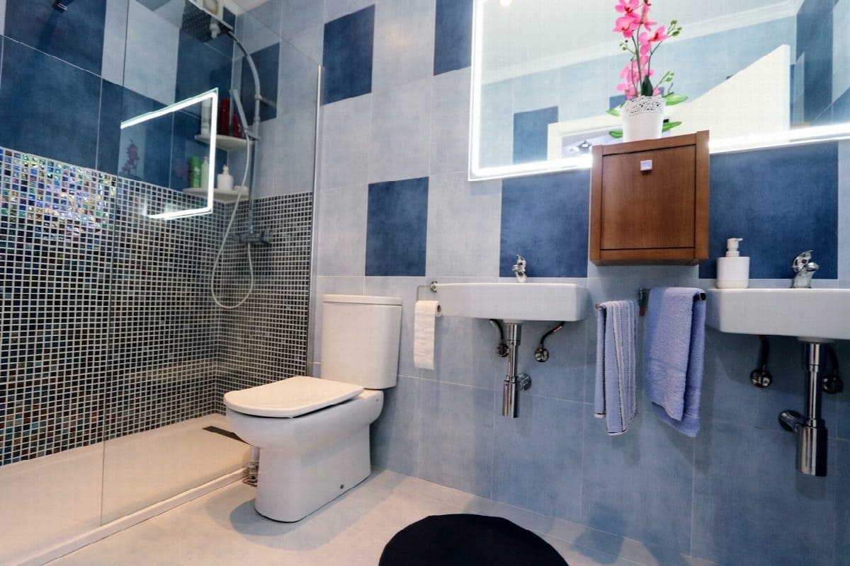 6 bedroom Villa for sale in Roldan with pool - € 599,900 (Ref: 9152167)