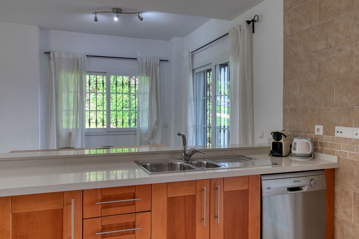 4 soveværelse Villa til salg i Alhaurin de la Torre med garage - € 599.000 (Ref: 9152171)