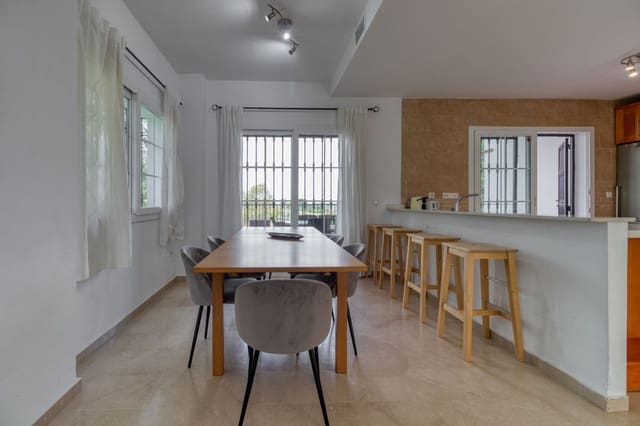 4 quarto Moradia para venda em Alhaurín de la Torre com garagem - 599 000 € (Ref: 9152171)