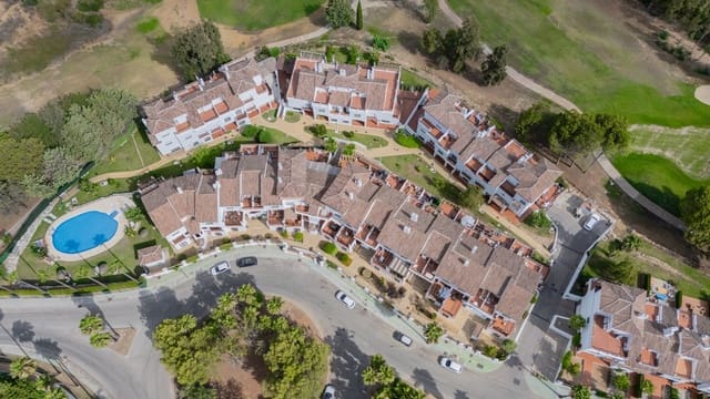 4 quarto Moradia para venda em Alhaurín de la Torre com garagem - 599 000 € (Ref: 9152171)