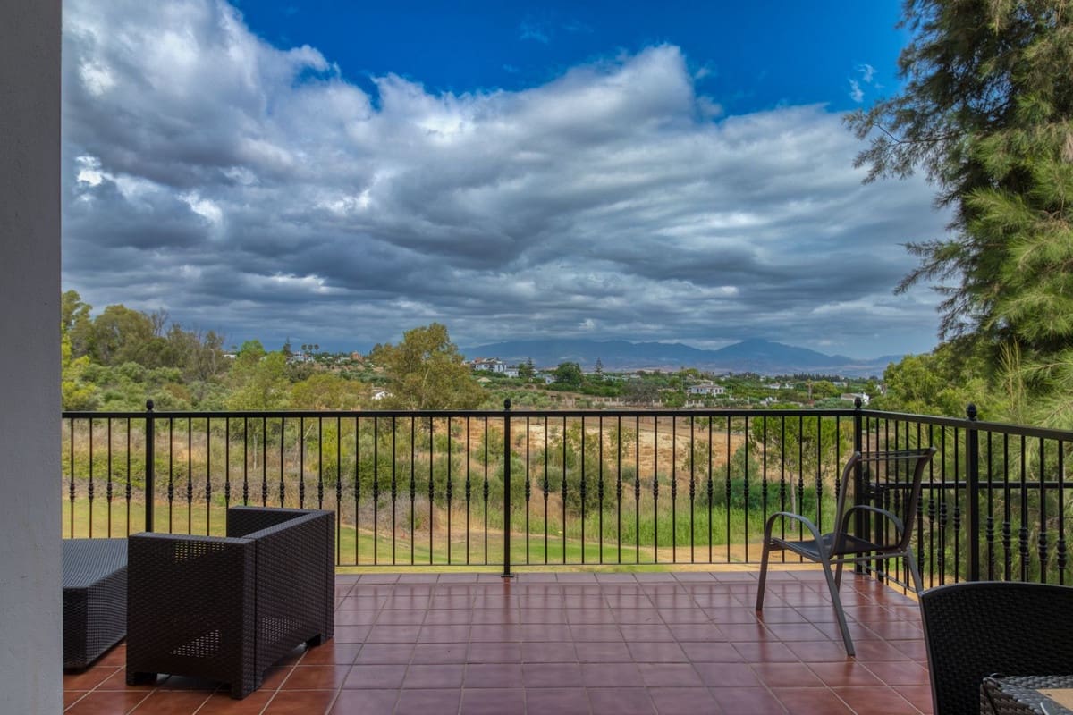 4 soveværelse Villa til salg i Alhaurin de la Torre med garage - € 599.000 (Ref: 9152171)