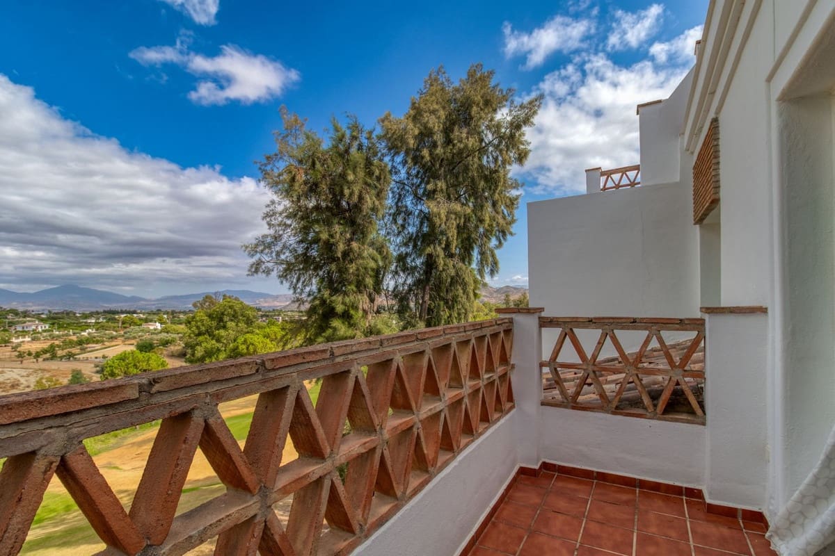 4 soveværelse Villa til salg i Alhaurin de la Torre med garage - € 599.000 (Ref: 9152171)