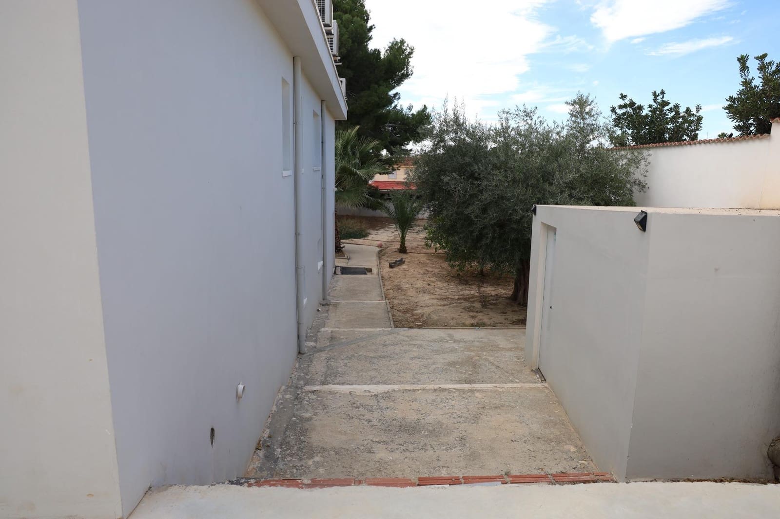 5 bedroom Villa for sale in Rojales with pool - € 549,000 (Ref: 9153942)
