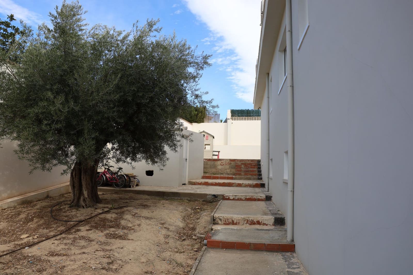 5 bedroom Villa for sale in Rojales with pool - € 549,000 (Ref: 9153942)