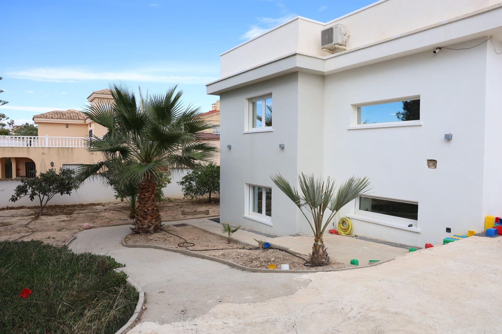 5 bedroom Villa for sale in Rojales with pool - € 549,000 (Ref: 9153942)