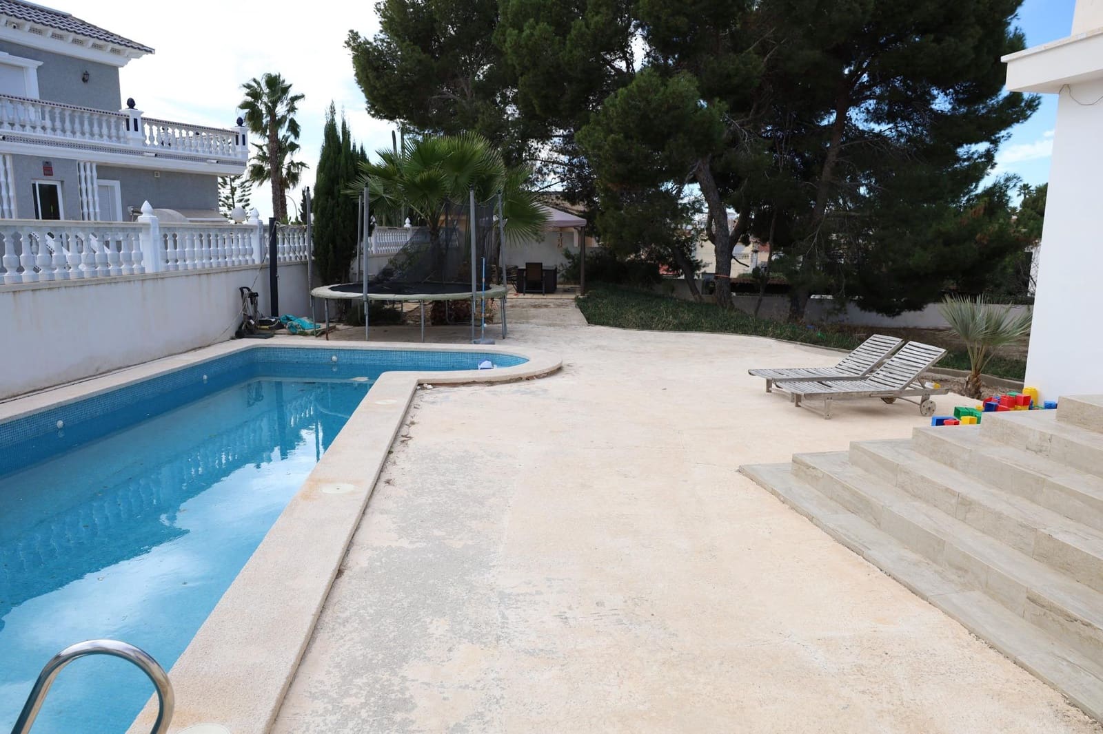 5 bedroom Villa for sale in Rojales with pool - € 549,000 (Ref: 9153942)