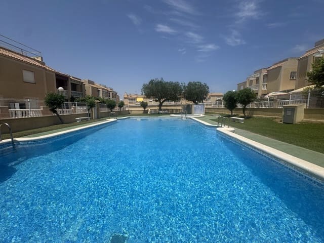 2 soveværelse Penthouse til salg i Parque de las Naciones, Torrevieja med swimmingpool - € 148.000 (Ref: 9153947)