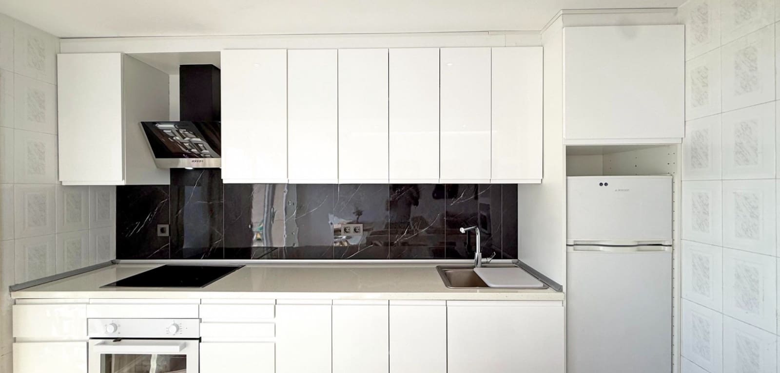 1 bedroom Apartment for sale in Torrevieja with garage - € 199,000 (Ref: 9161004)