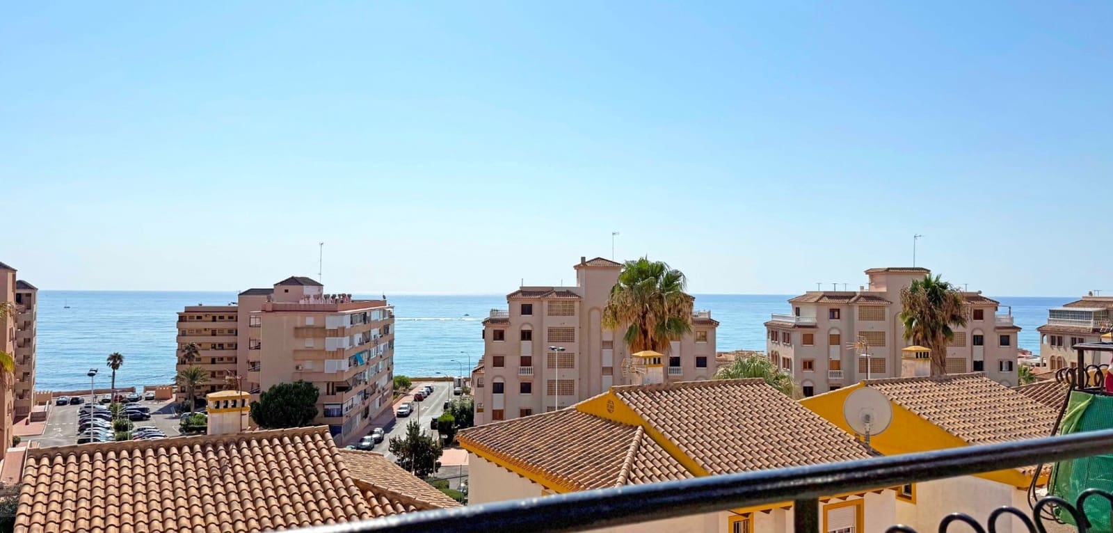 1 bedroom Apartment for sale in Torrevieja with garage - € 199,000 (Ref: 9161004)