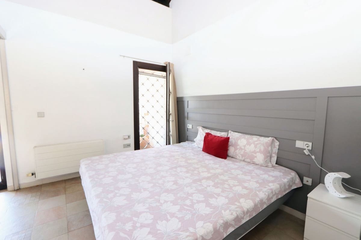 2 Zimmer Villa zu verkaufen in Sucina mit Pool Garage - 265.000 € (Ref: 9161010)