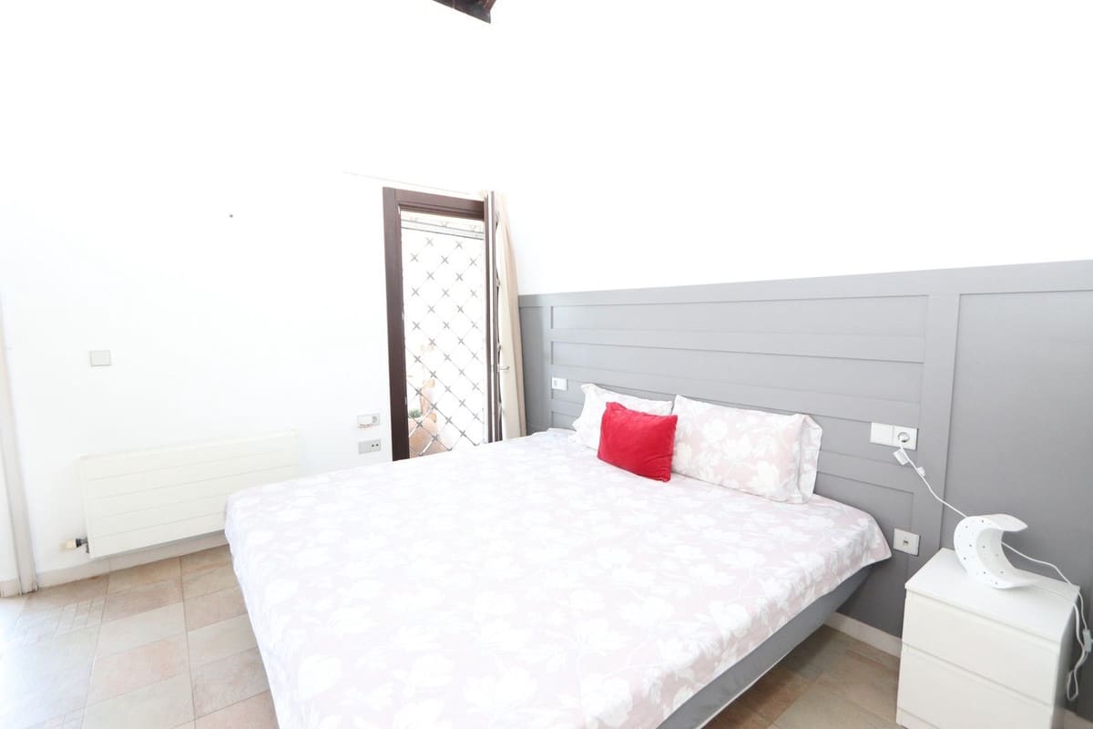 2 Zimmer Villa zu verkaufen in Sucina mit Pool Garage - 265.000 € (Ref: 9161010)