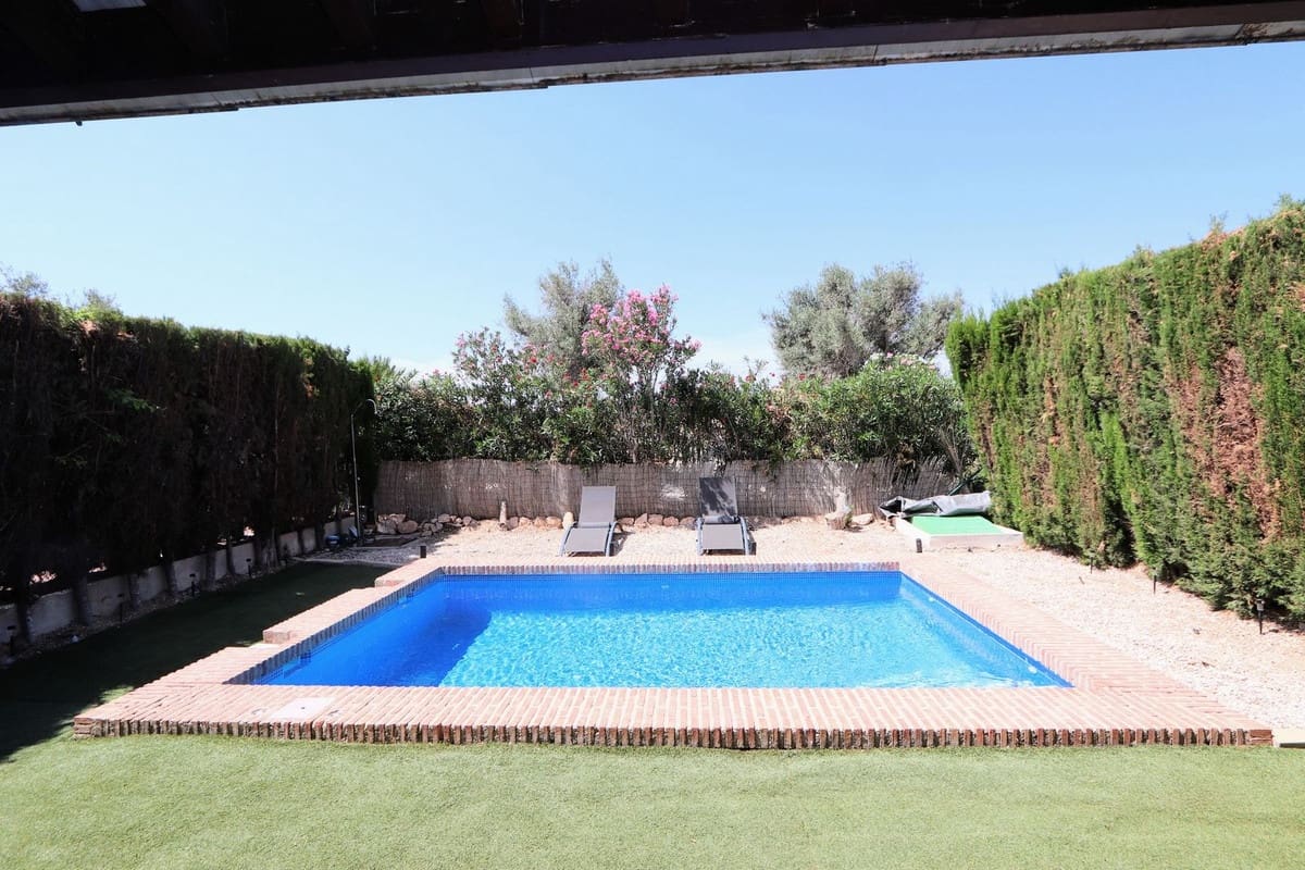 2 Zimmer Villa zu verkaufen in Sucina mit Pool Garage - 265.000 € (Ref: 9161010)