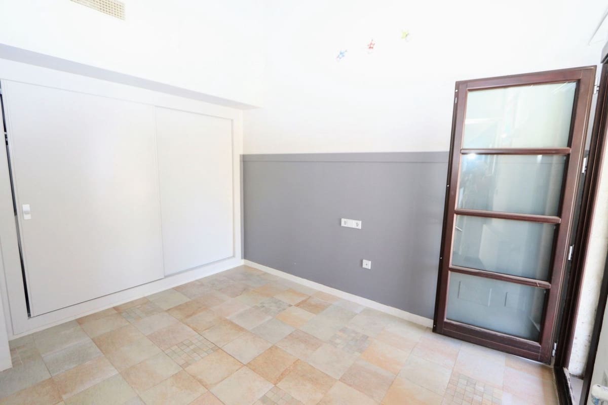 2 Zimmer Villa zu verkaufen in Sucina mit Pool Garage - 265.000 € (Ref: 9161010)