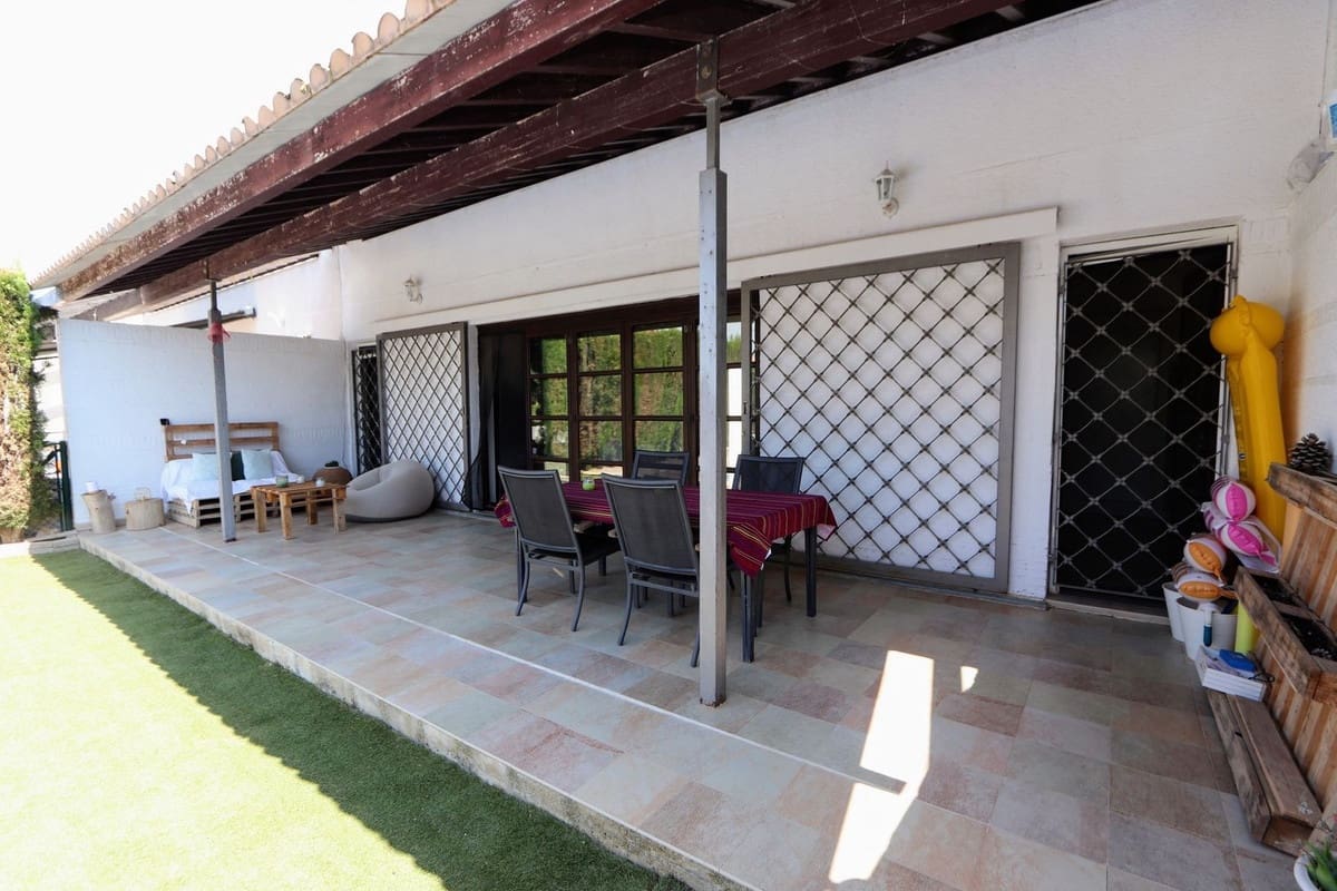 2 Zimmer Villa zu verkaufen in Sucina mit Pool Garage - 265.000 € (Ref: 9161010)