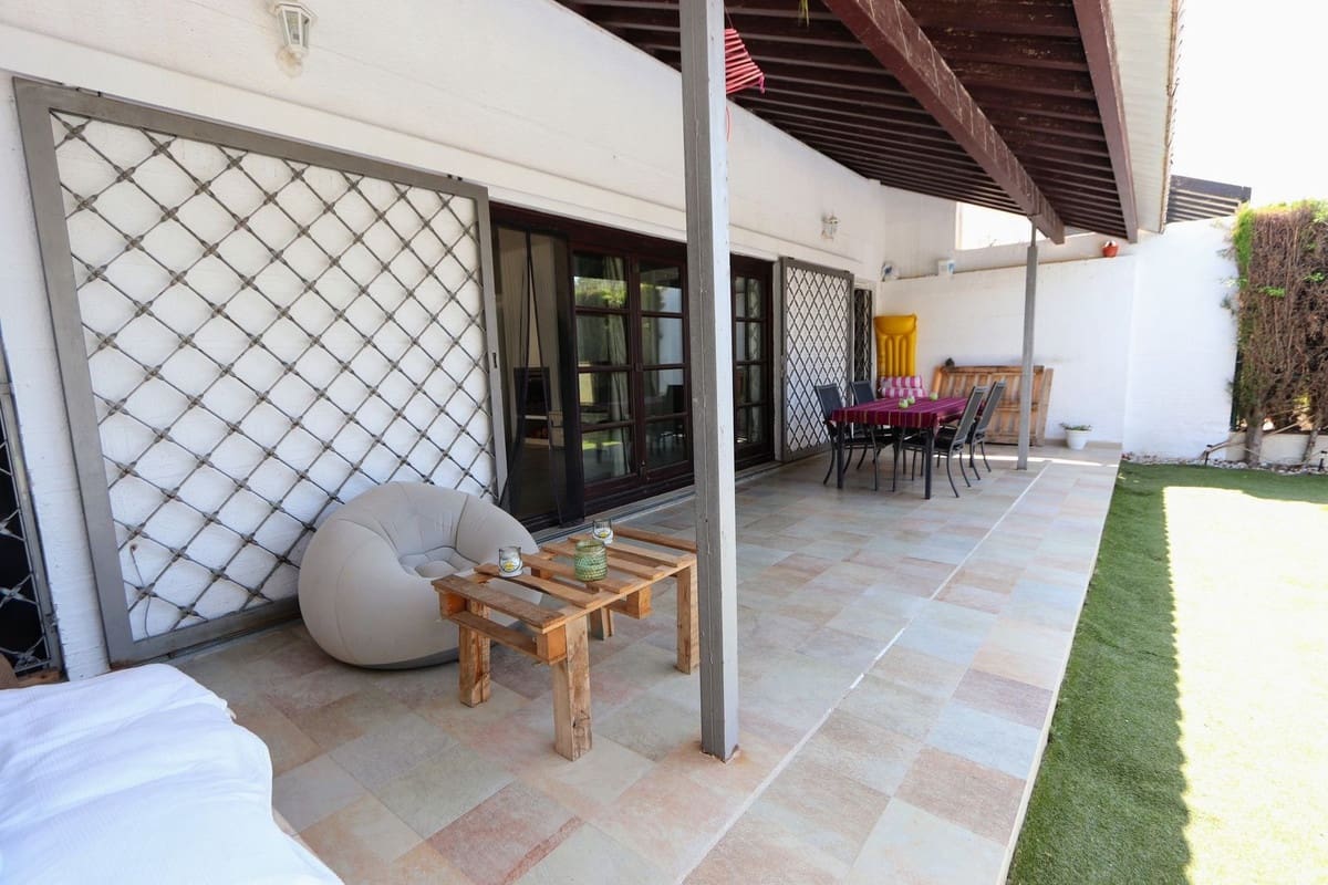 2 Zimmer Villa zu verkaufen in Sucina mit Pool Garage - 265.000 € (Ref: 9161010)