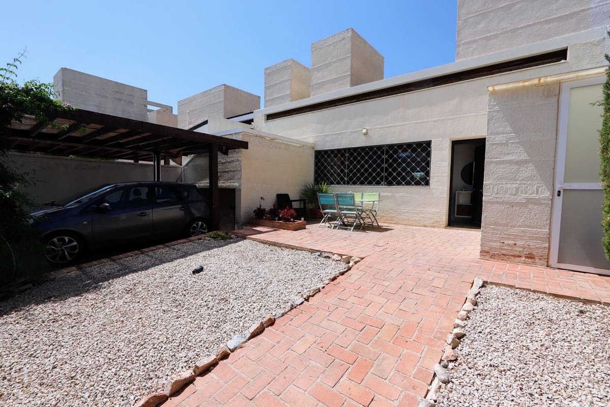 2 Zimmer Villa zu verkaufen in Sucina mit Pool Garage - 265.000 € (Ref: 9161010)