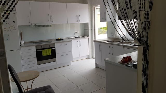 3 makuuhuone Omakotitalo myytävänä paikassa La Reserva, Marbella mukana uima-altaan - 1 260 000 € (Ref: 9162293)