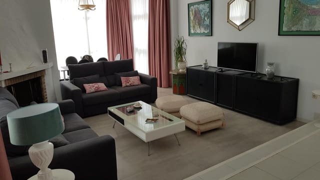 3 soveværelse Byhus til salg i La Reserva, Marbella med swimmingpool - € 1.260.000 (Ref: 9162293)