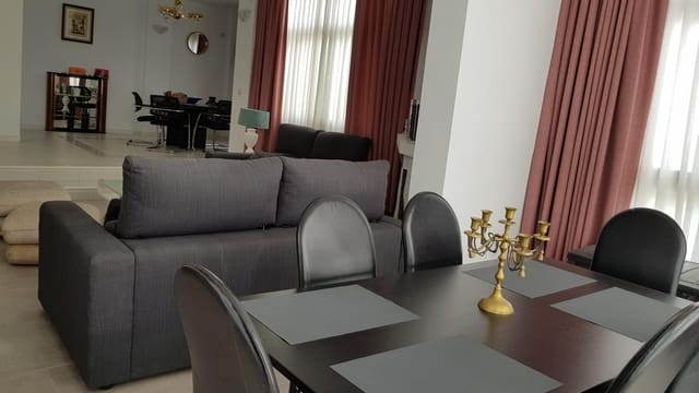 3 makuuhuone Omakotitalo myytävänä paikassa La Reserva, Marbella mukana uima-altaan - 1 260 000 € (Ref: 9162293)