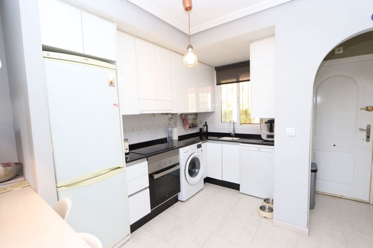 Apartamento de 2 habitaciones en Los Alcázares en venta con piscina - 198.000 € (Ref: 9165774)