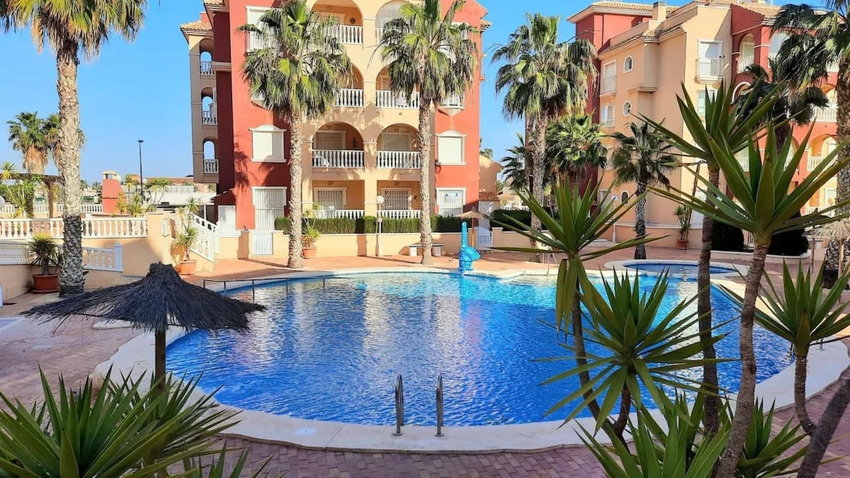 Apartamento de 2 habitaciones en Los Alcázares en venta con piscina - 198.000 € (Ref: 9165774)