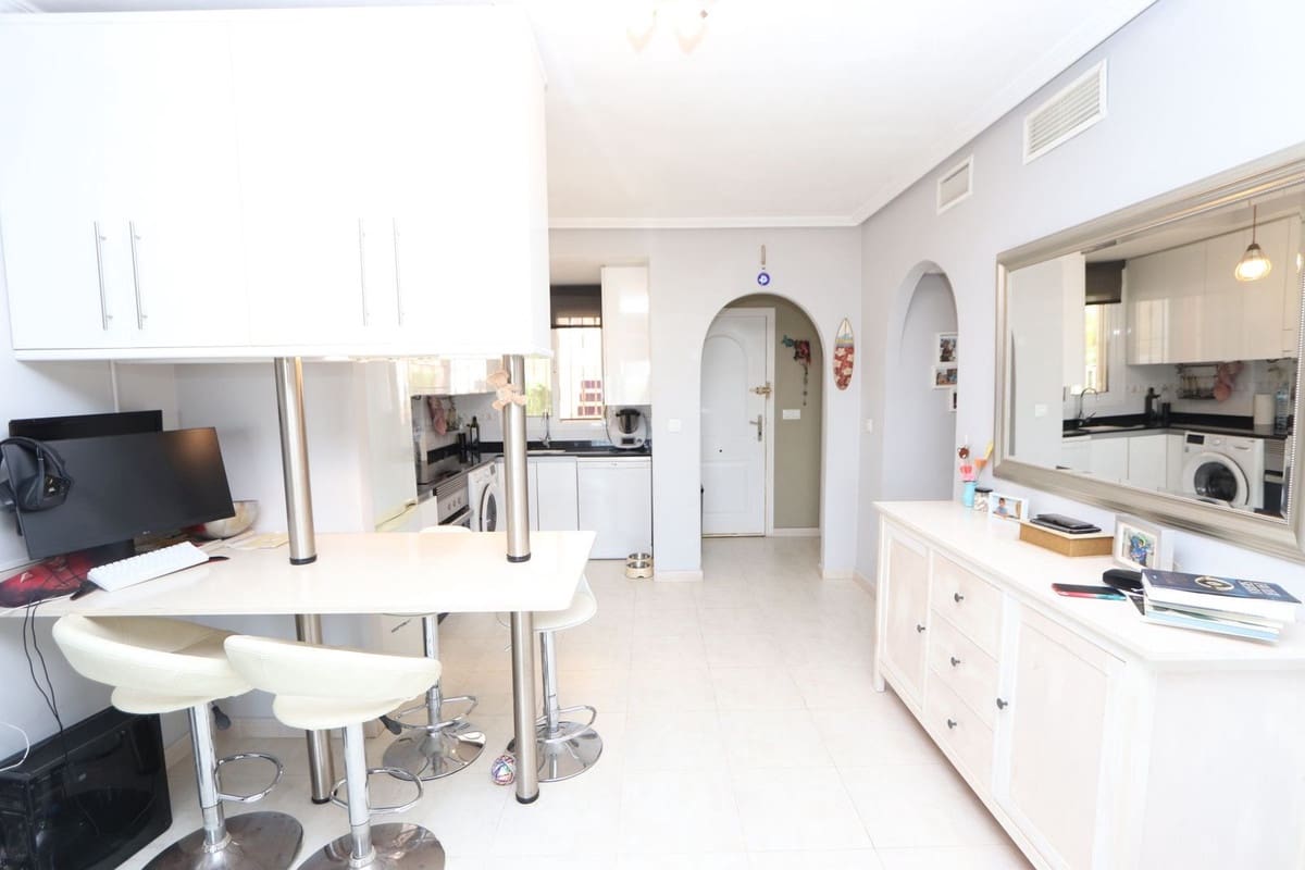 2 makuuhuone Huoneisto myytävänä paikassa Los Alcazares mukana uima-altaan - 195 000 € (Ref: 9165774)