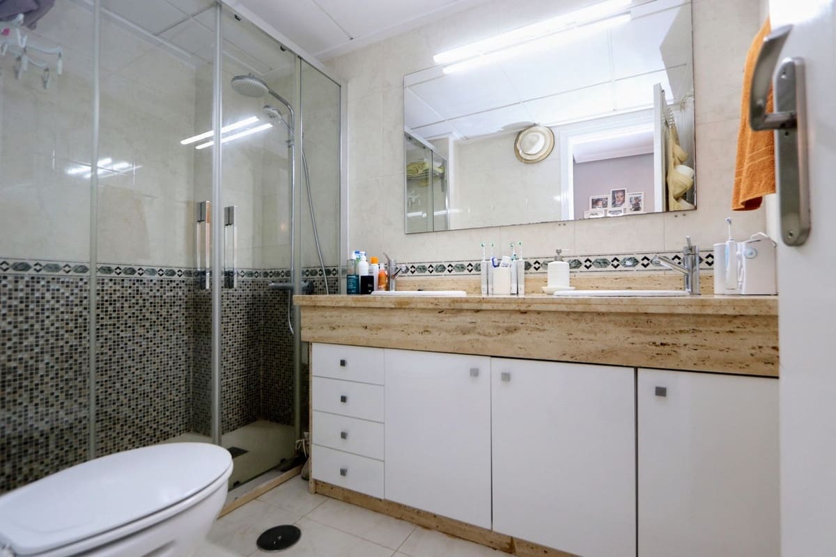 2 bedroom Apartment for sale in Los Alcazares with pool - € 195,000 (Ref: 9165774)