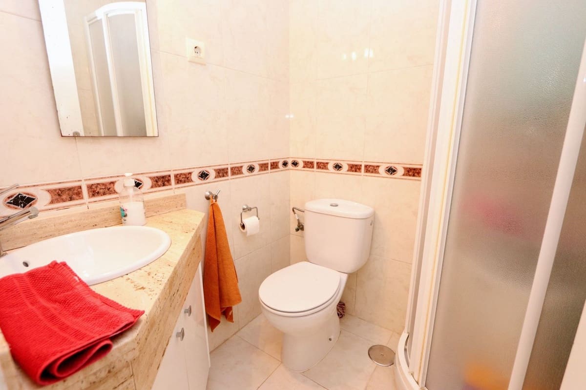 2 sypialnia Apartament na sprzedaż w Los Alcazares z basenem - 195 000 € (Ref: 9165774)