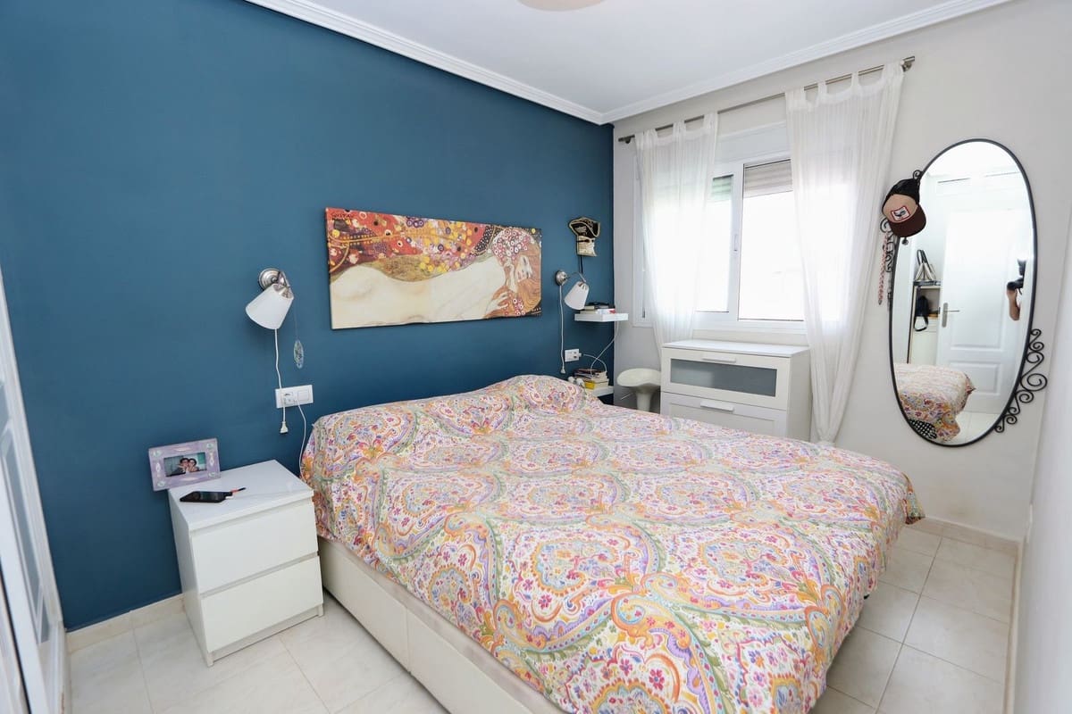 2 sypialnia Apartament na sprzedaż w Los Alcazares z basenem - 195 000 € (Ref: 9165774)