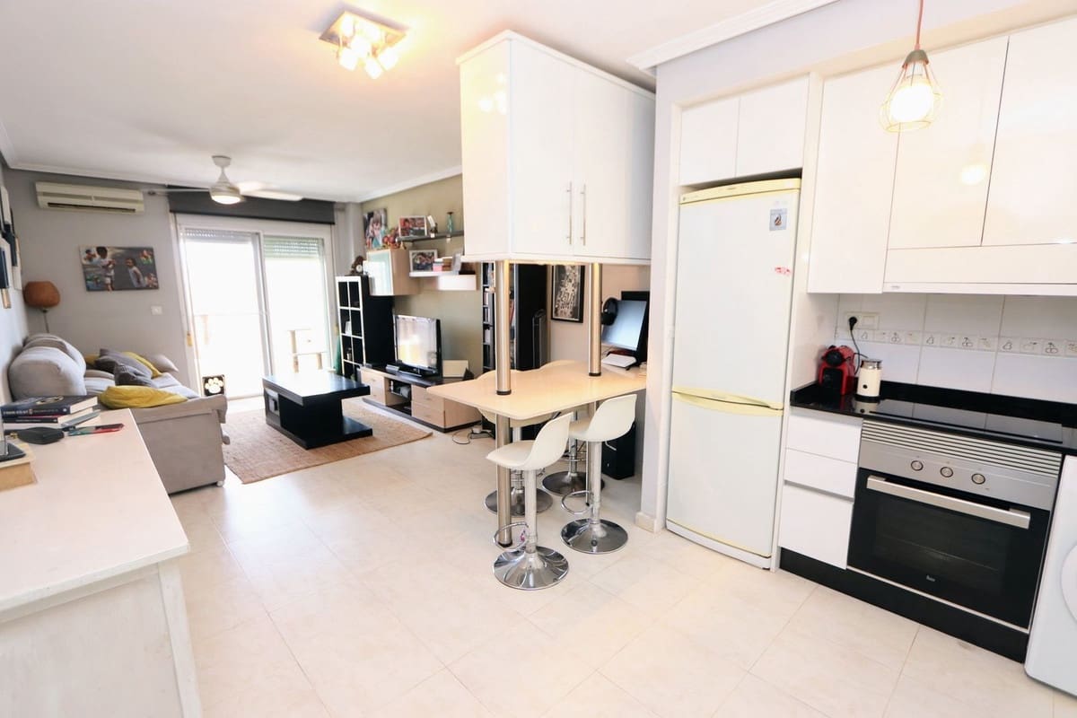 2 sypialnia Apartament na sprzedaż w Los Alcazares z basenem - 195 000 € (Ref: 9165774)