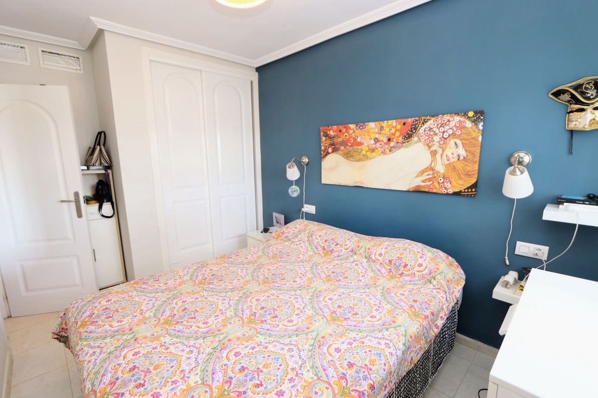 2 sypialnia Apartament na sprzedaż w Los Alcazares z basenem - 195 000 € (Ref: 9165774)