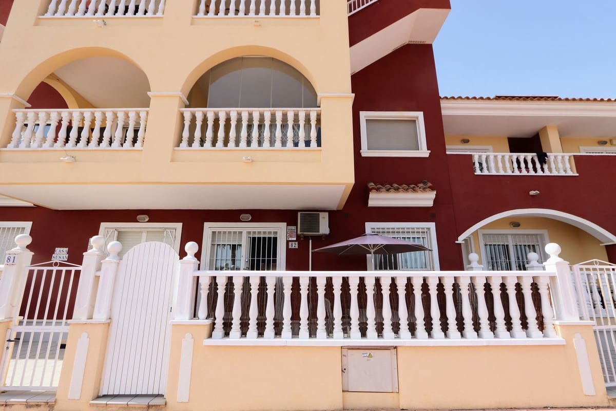 2 sypialnia Apartament na sprzedaż w Los Alcazares z basenem - 195 000 € (Ref: 9165774)