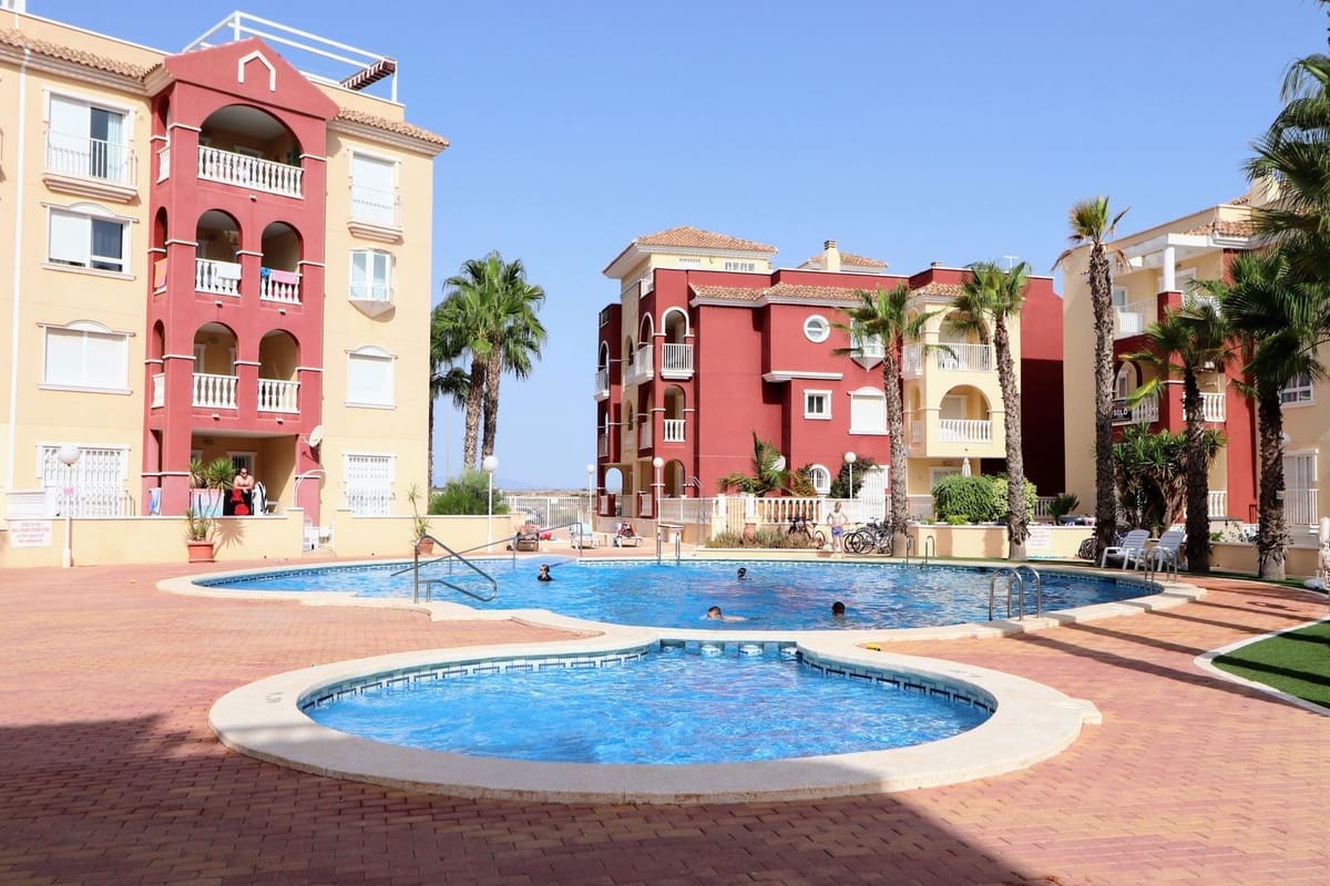2 sypialnia Apartament na sprzedaż w Los Alcazares z basenem - 195 000 € (Ref: 9165774)