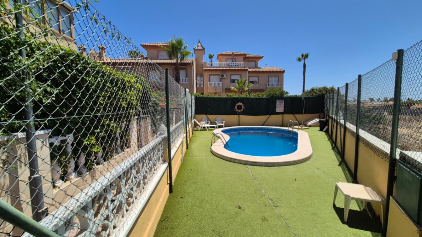 3 bedroom Townhouse for sale in Torrevieja with garage - € 235,000 (Ref: 9165784)