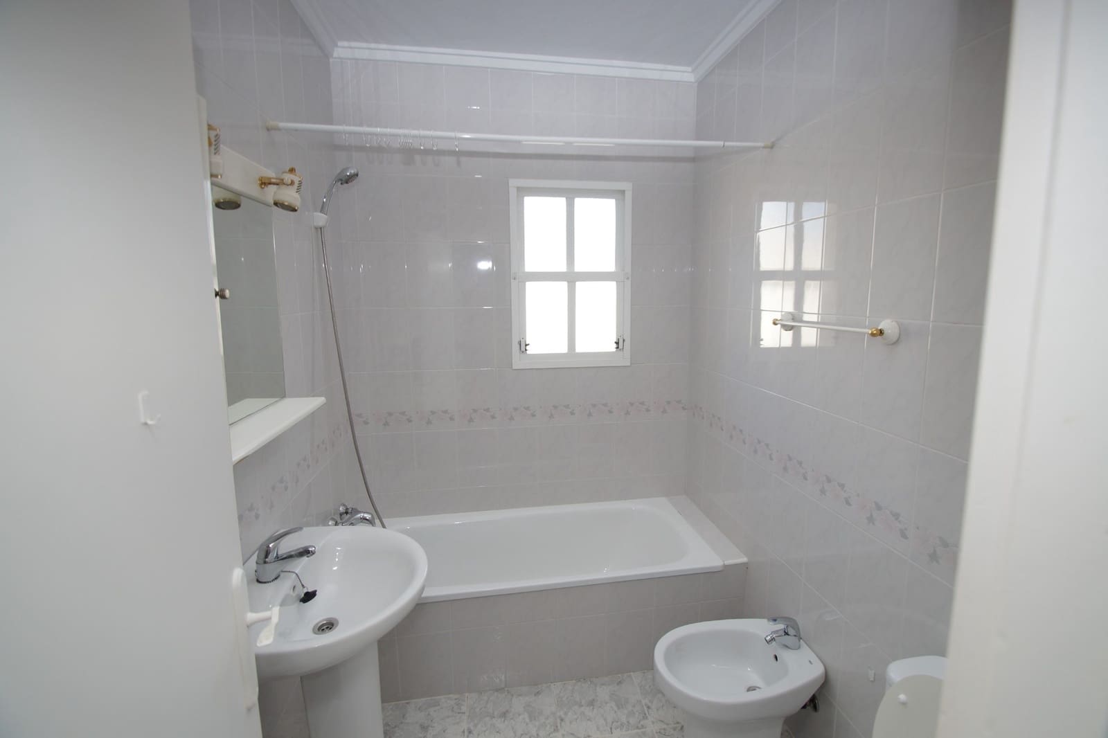 2 soveværelse Bungalow til salg i Orihuela Costa med swimmingpool - € 149.000 (Ref: 9165786)