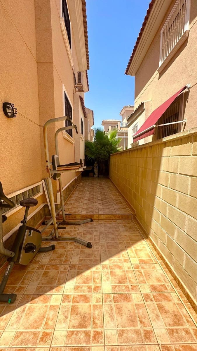 3 soverom Hus til salgs i Orihuela med svømmebasseng - € 334 000 (Ref: 9166939)