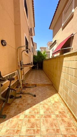 3 soverom Hus til salgs i Los Balcones - Los Altos, Orihuela med svømmebasseng - € 334 000 (Ref: 9166939)