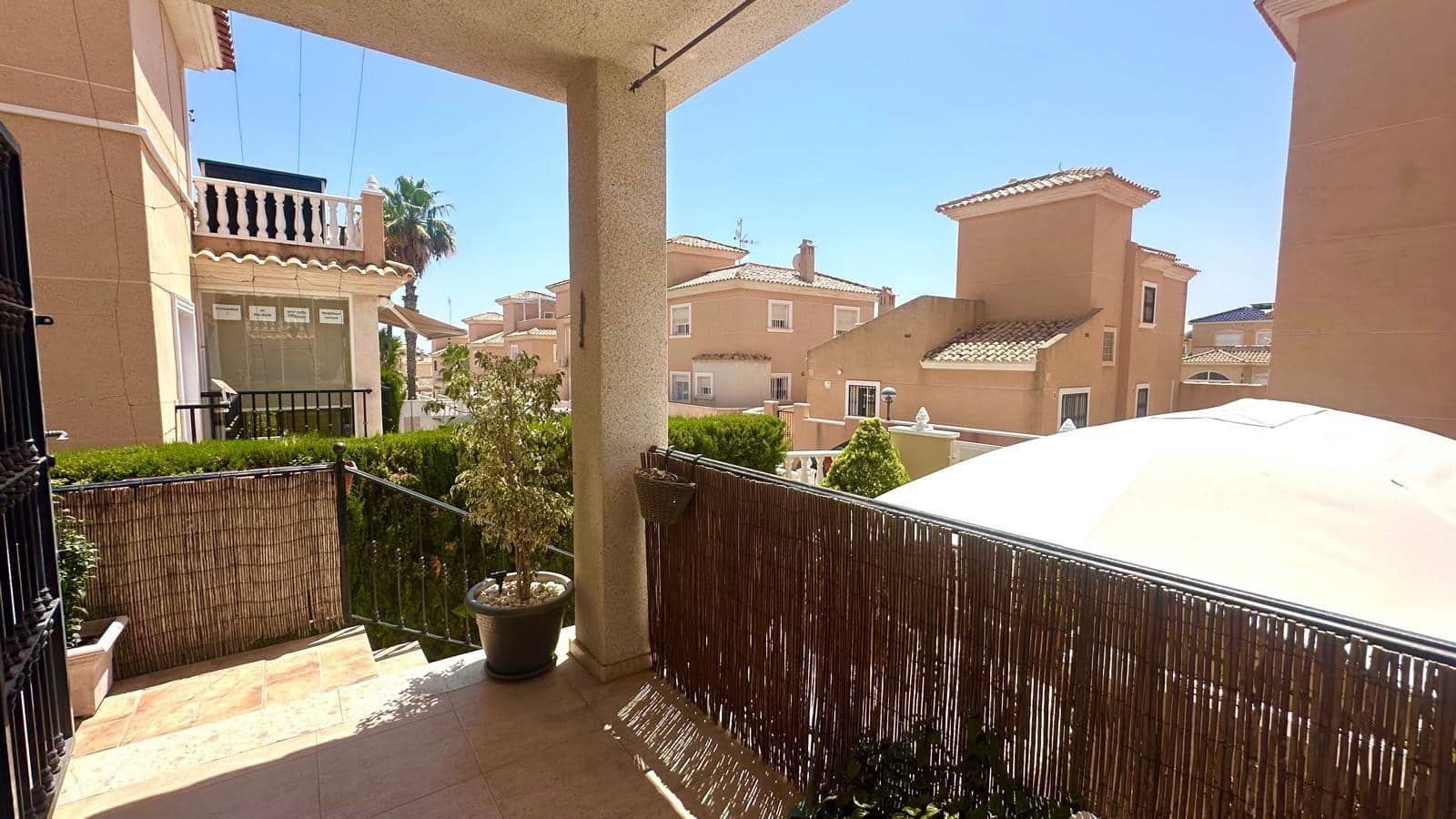 3 soverom Hus til salgs i Orihuela med svømmebasseng - € 334 000 (Ref: 9166939)