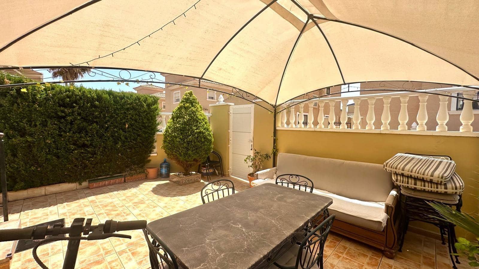 3 soverom Hus til salgs i Orihuela med svømmebasseng - € 334 000 (Ref: 9166939)