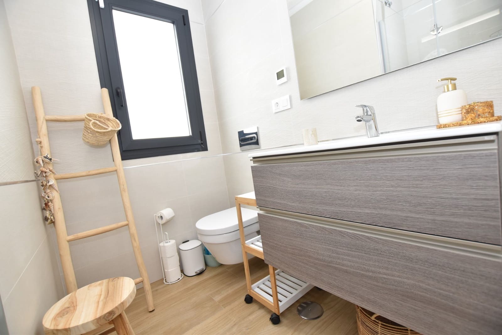 Apartamento de 2 habitaciones en Torrevieja en venta con garaje - 299.995 € (Ref: 9169536)