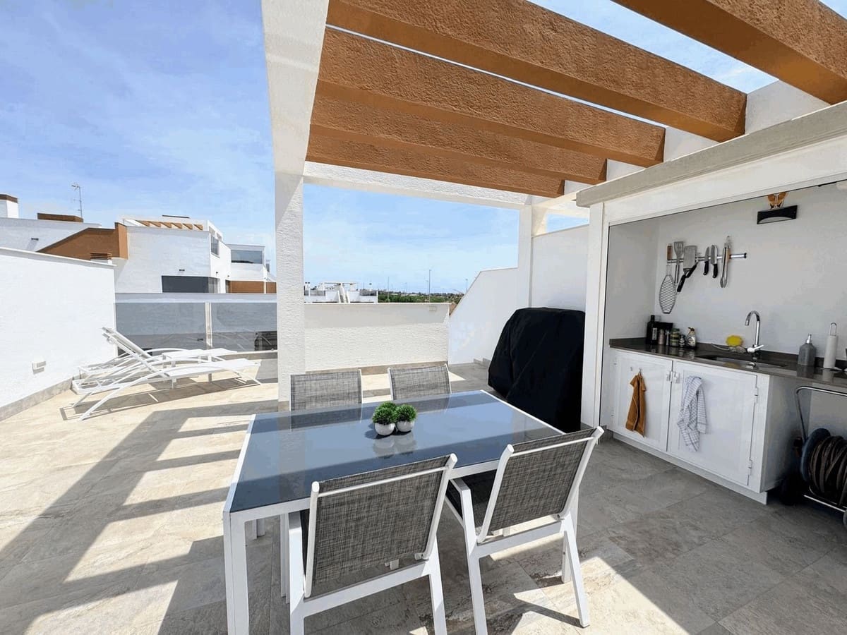 2 soverom Leilighet til salgs i Pilar de la Horadada med svømmebasseng garasje - € 330 000 (Ref: 9171424)