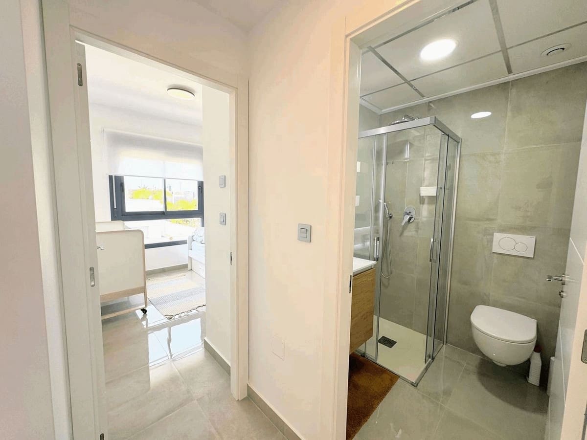 Apartamento de 2 habitaciones en Pilar de la Horadada en venta con piscina garaje - 330.000 € (Ref: 9171424)