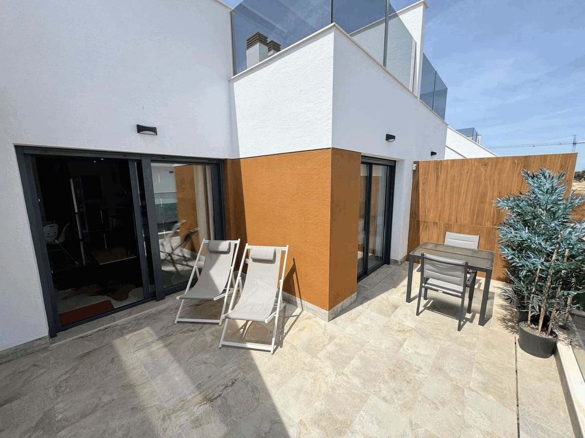 Apartamento de 2 habitaciones en Pilar de la Horadada en venta con piscina garaje - 330.000 € (Ref: 9171424)