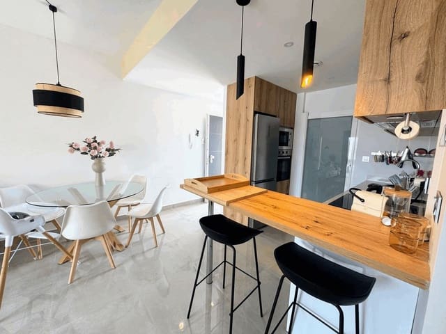 2 soverom Leilighet til salgs i Pilar de la Horadada med svømmebasseng garasje - € 330 000 (Ref: 9171424)
