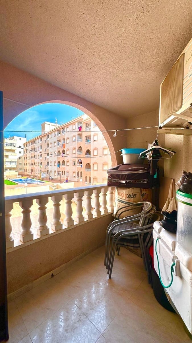 2 Zimmer Apartment zu verkaufen in Torrevieja mit Pool - 139.900 € (Ref: 9173464)